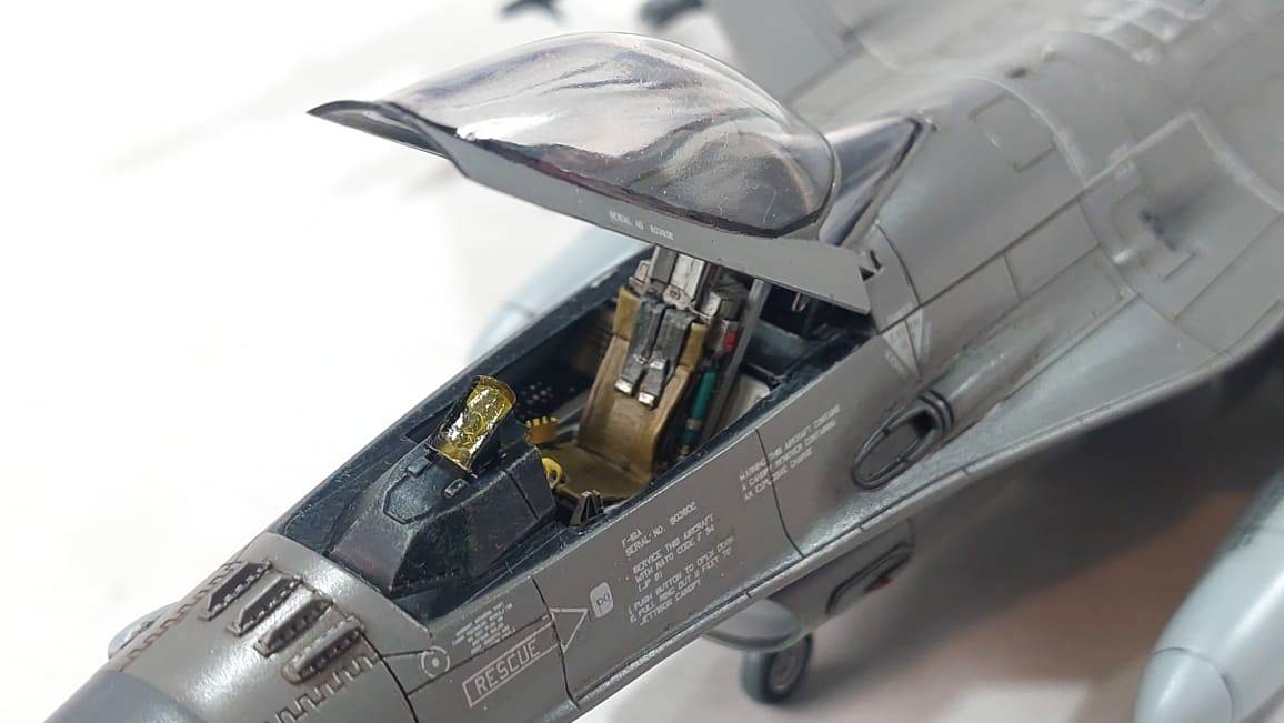 Detalle F-16 A Fuerza Aerea Argentina 1/48 Con Aerocalcas