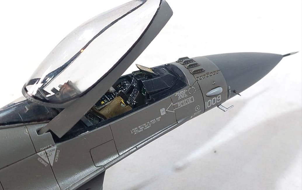 Detalle F-16 A Fuerza Aerea Argentina 1/48 Con Aerocalcas